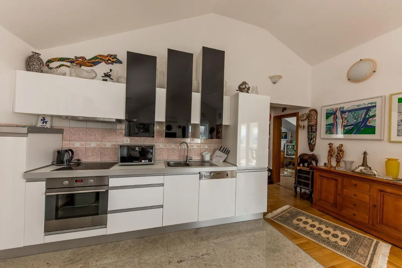 Apartments By The Sea Arbanija, Ciovo - 14825 Trogir 0*,  Croatia
